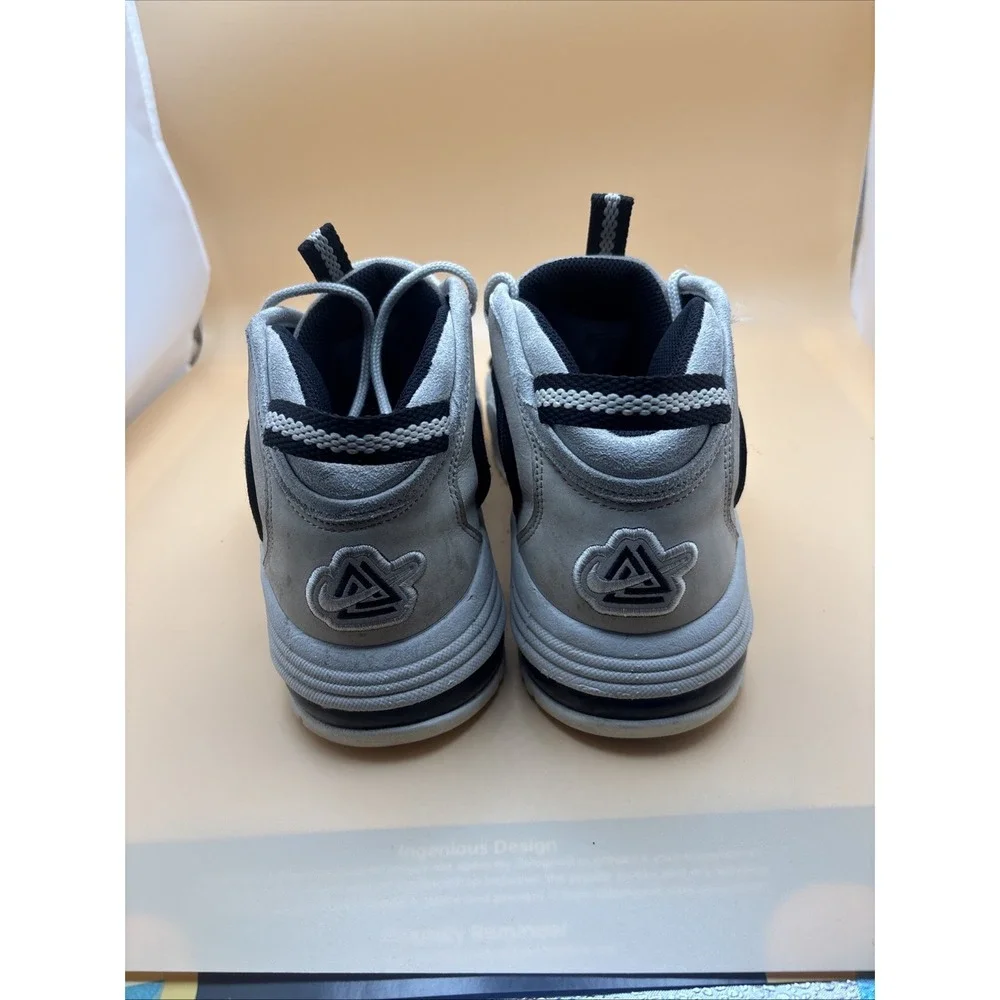 Nike shoe's men 9.5